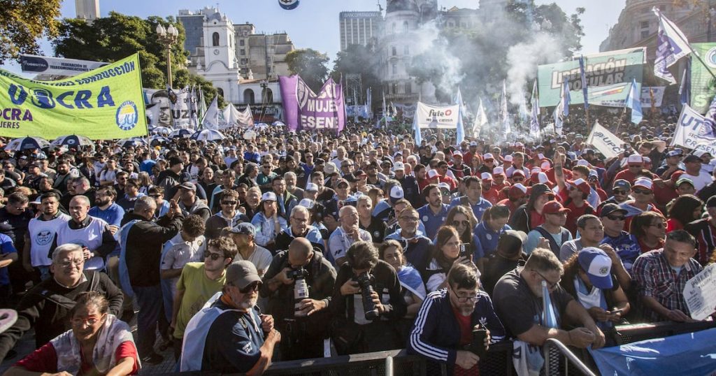 La CGT vuelve a la calle y el Congreso se prepara para una nueva pulseada con Milei