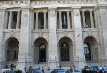 La Cámara Electoral frenó el DNU migratorio de Milei y devolvió a la Justicia el control de las ciudadanías