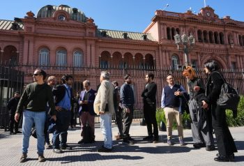Milei volvió a habilitar el acceso de la prensa a la Casa Rosada tras una semana de bloqueo