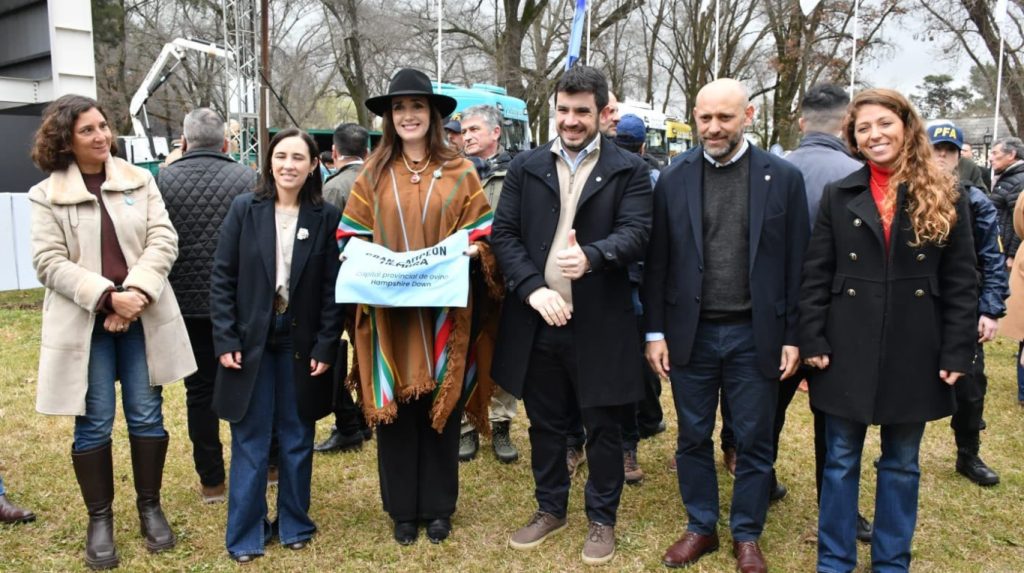 Villarruel se mostró con la UCR en Santa Fe y volvió a marcar distancia del Gobierno